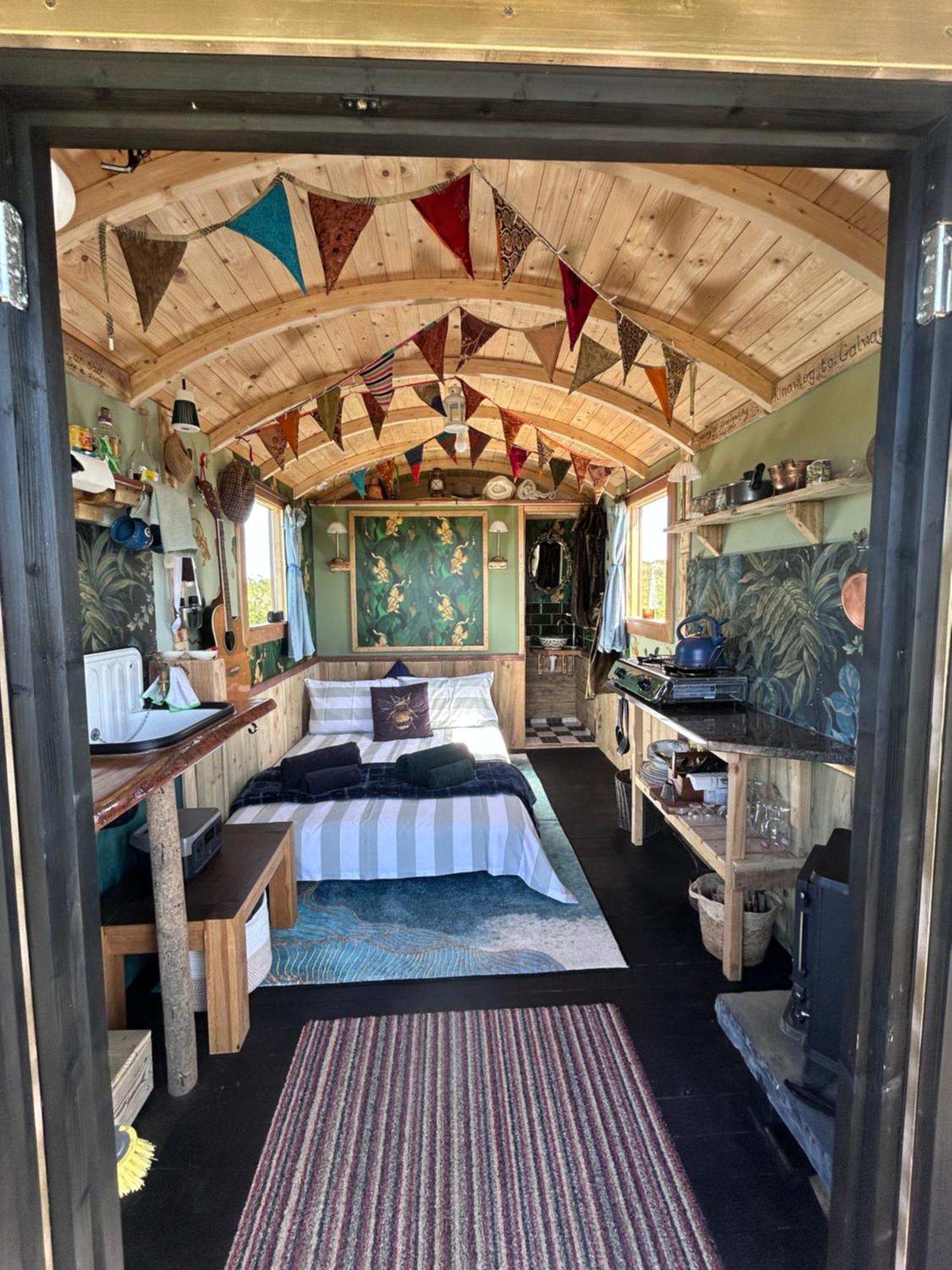 The Creevy Cabin Ballure Chambre photo